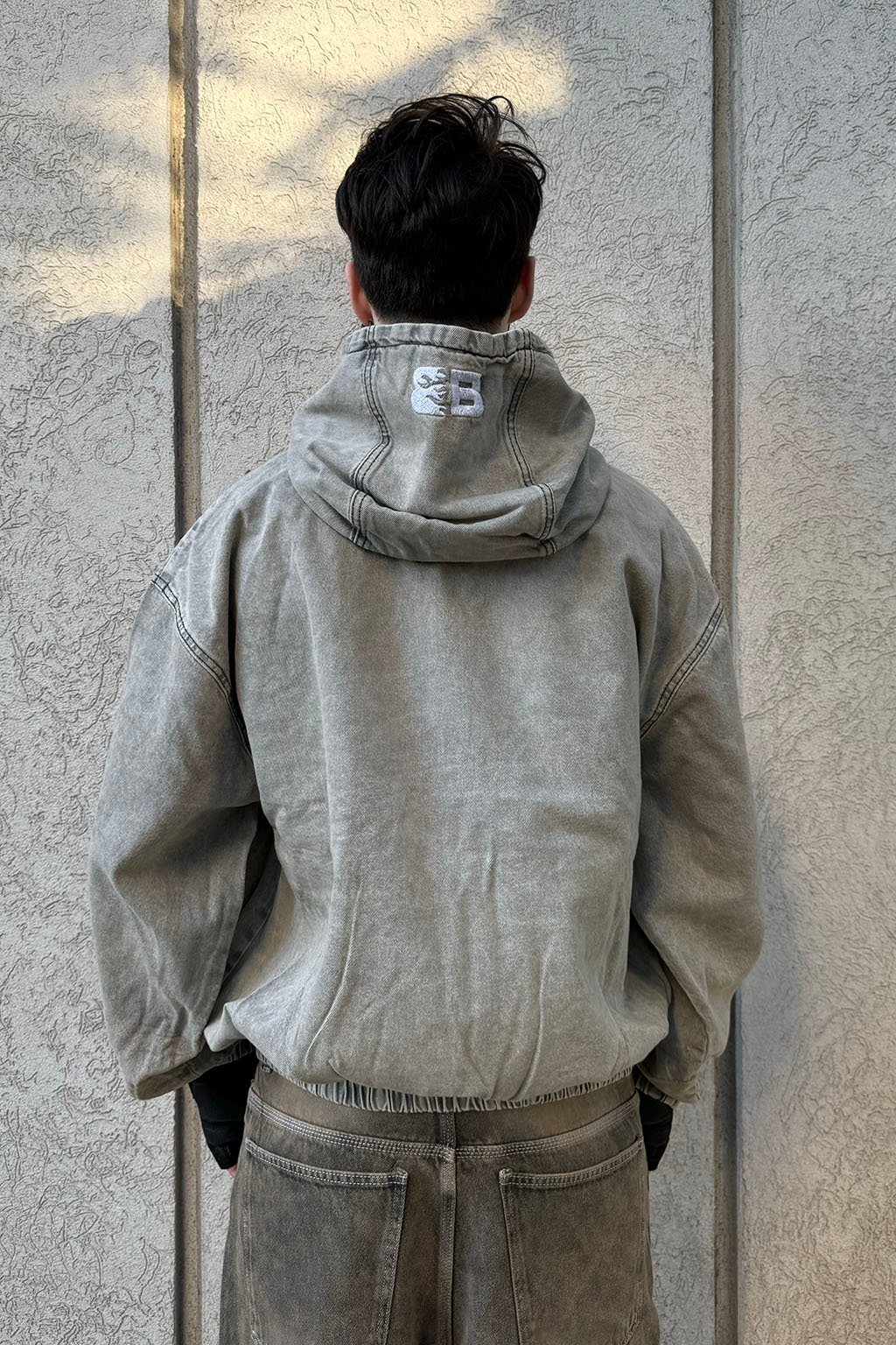 MONACO - HODDIE DE JEAN CON BORDADO