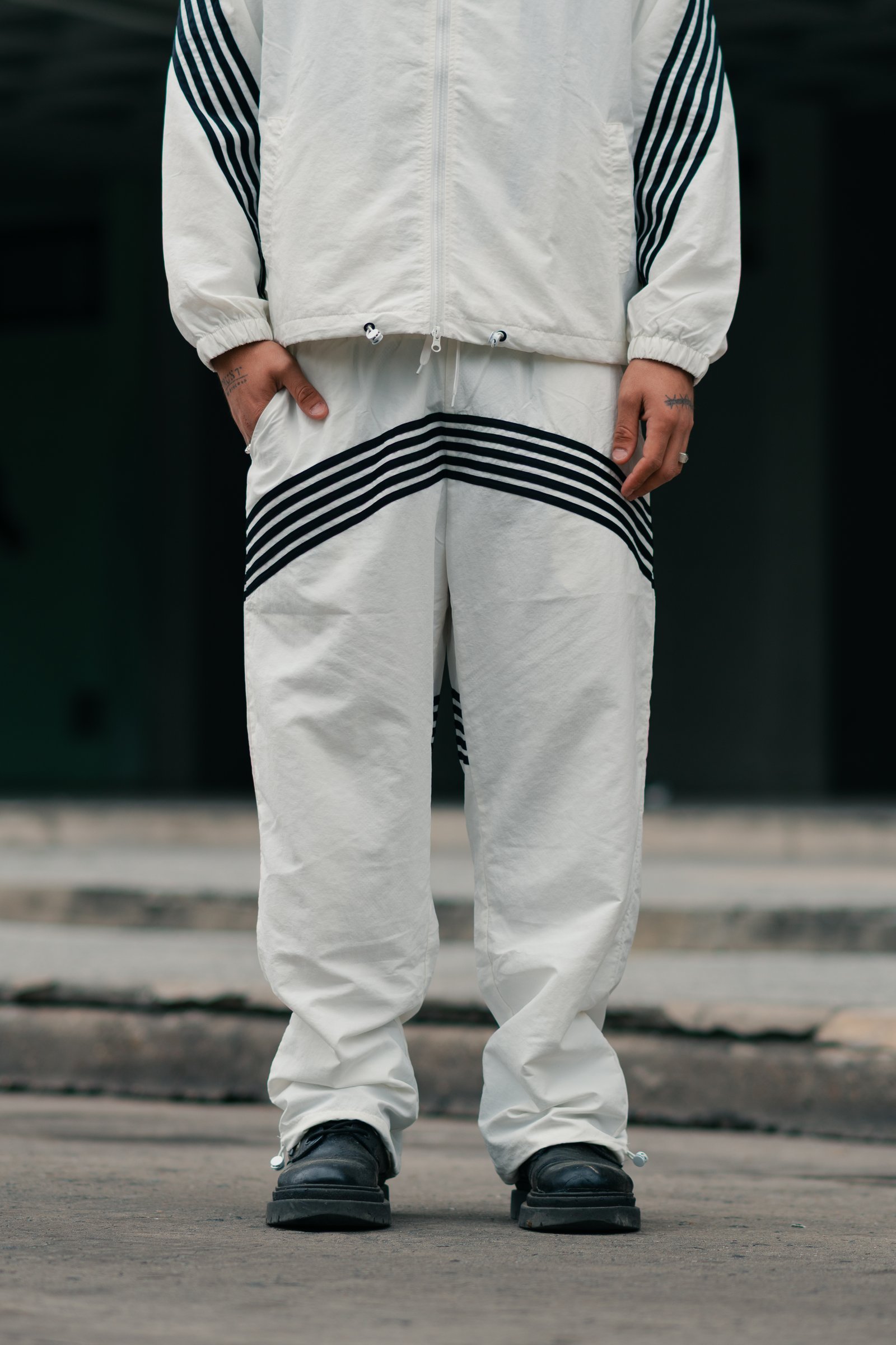 DSC00599 WLI-7-2- TRACK PANTS GANG