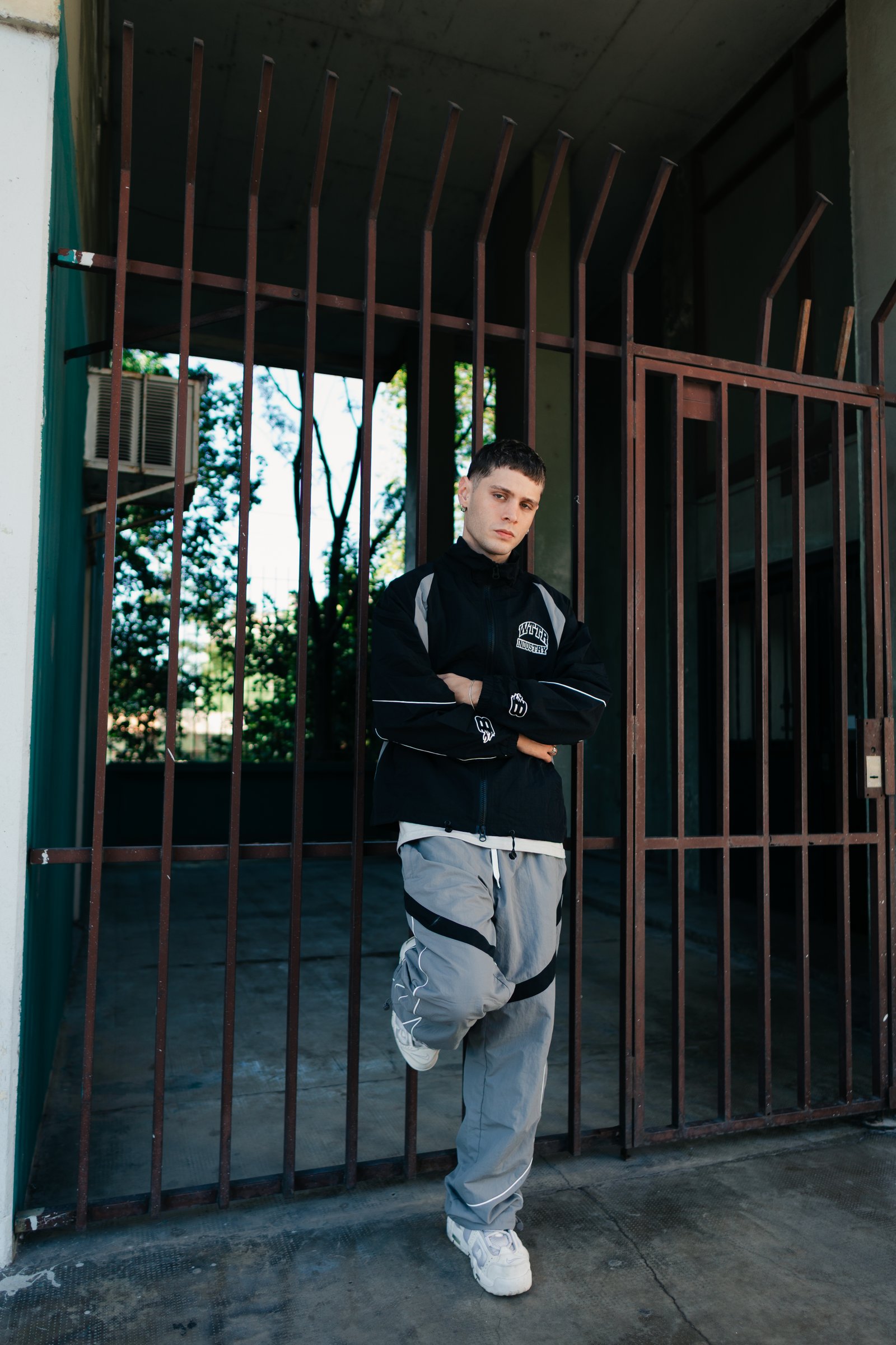 DSC00931 WLI-5-2- TRACK PANTS BASIC