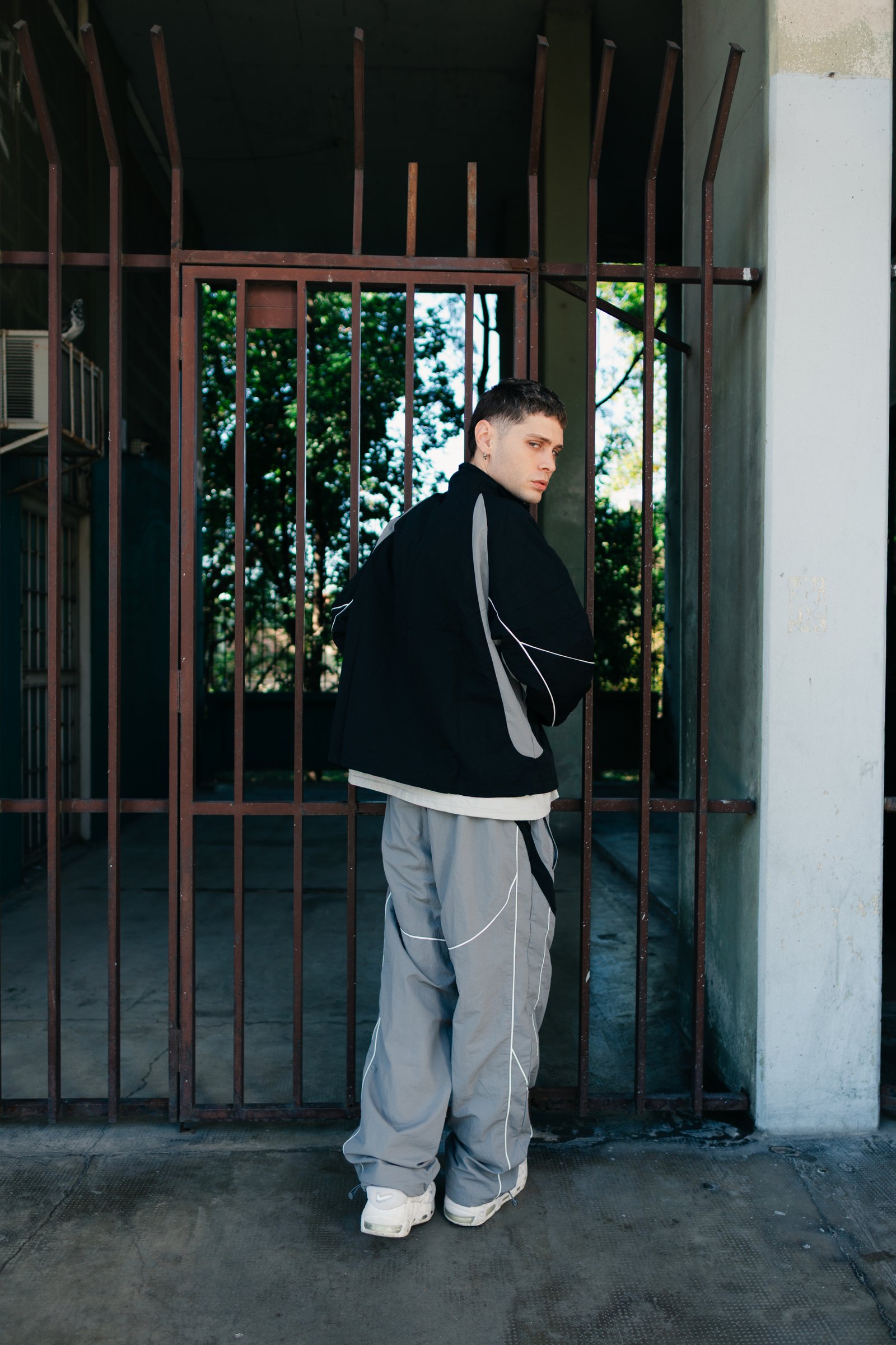 WLI-5-2- TRACK PANTS BASIC