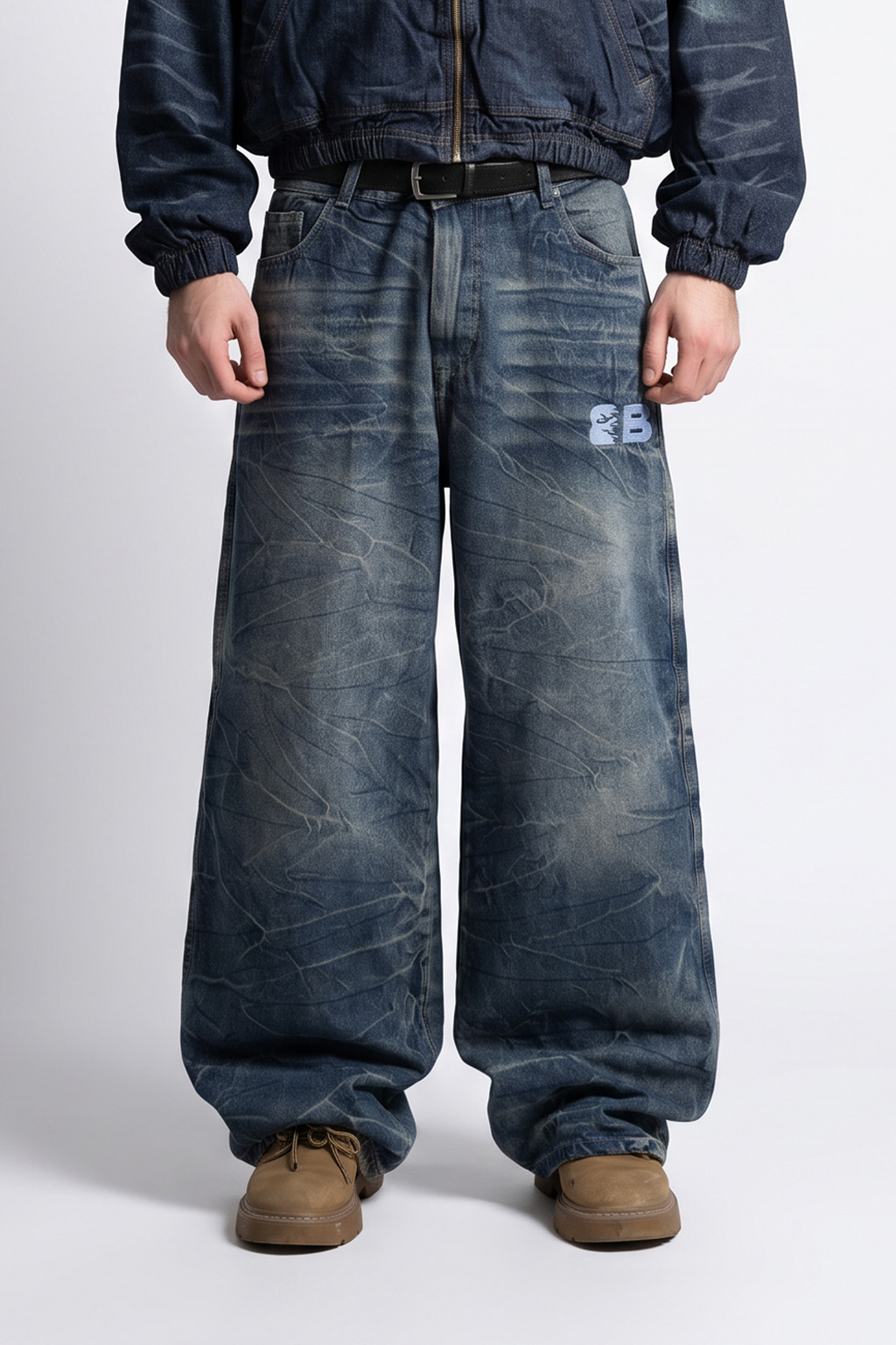 OUT 2.0 - JEAN BAGGY CON BORDADO