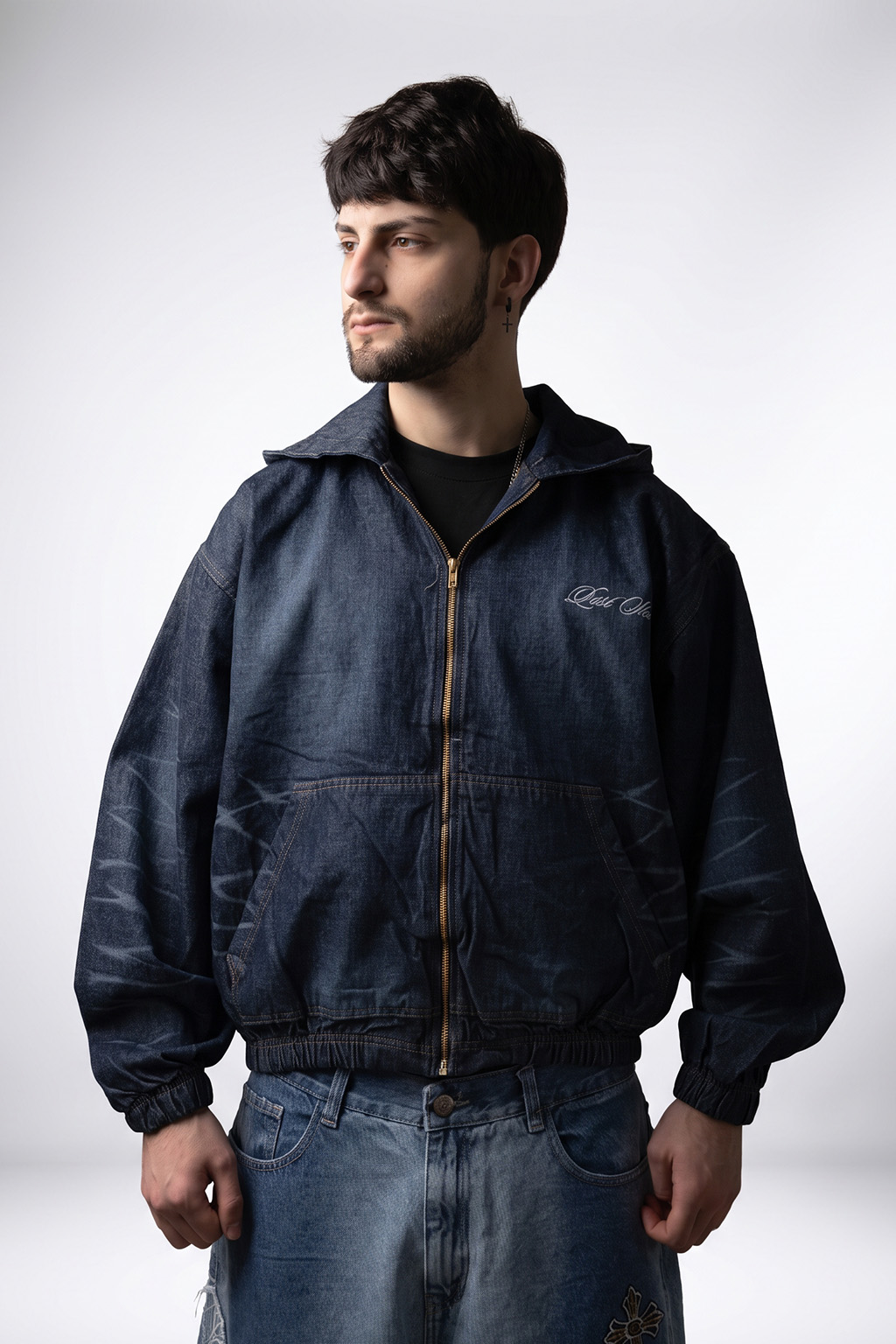 FIRST 2.0 - CAMPERA JEAN CON BORDADO